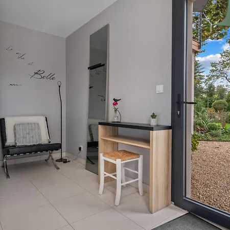 Πανσιόν Les Loges De Perelle 3*