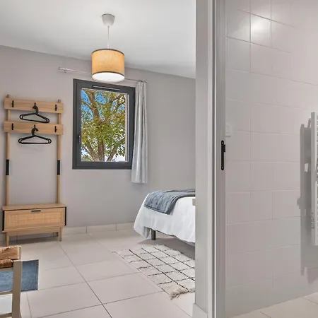 Les Loges De Perelle Guest house